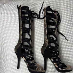 Paper Fox Black & Tan Embossed Snake print Lace-Up Women's Heels - Size 7